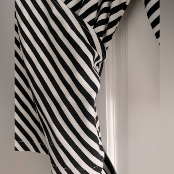 Express Stripe Wrap Blouse Small NWOT - Picture 5 of 6